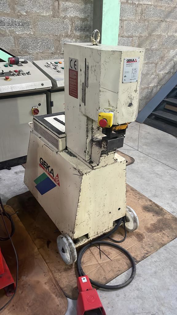 POINÇONNEUSE GEKA P.P-50